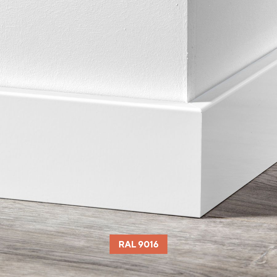 Moderne Plint Ral 9016